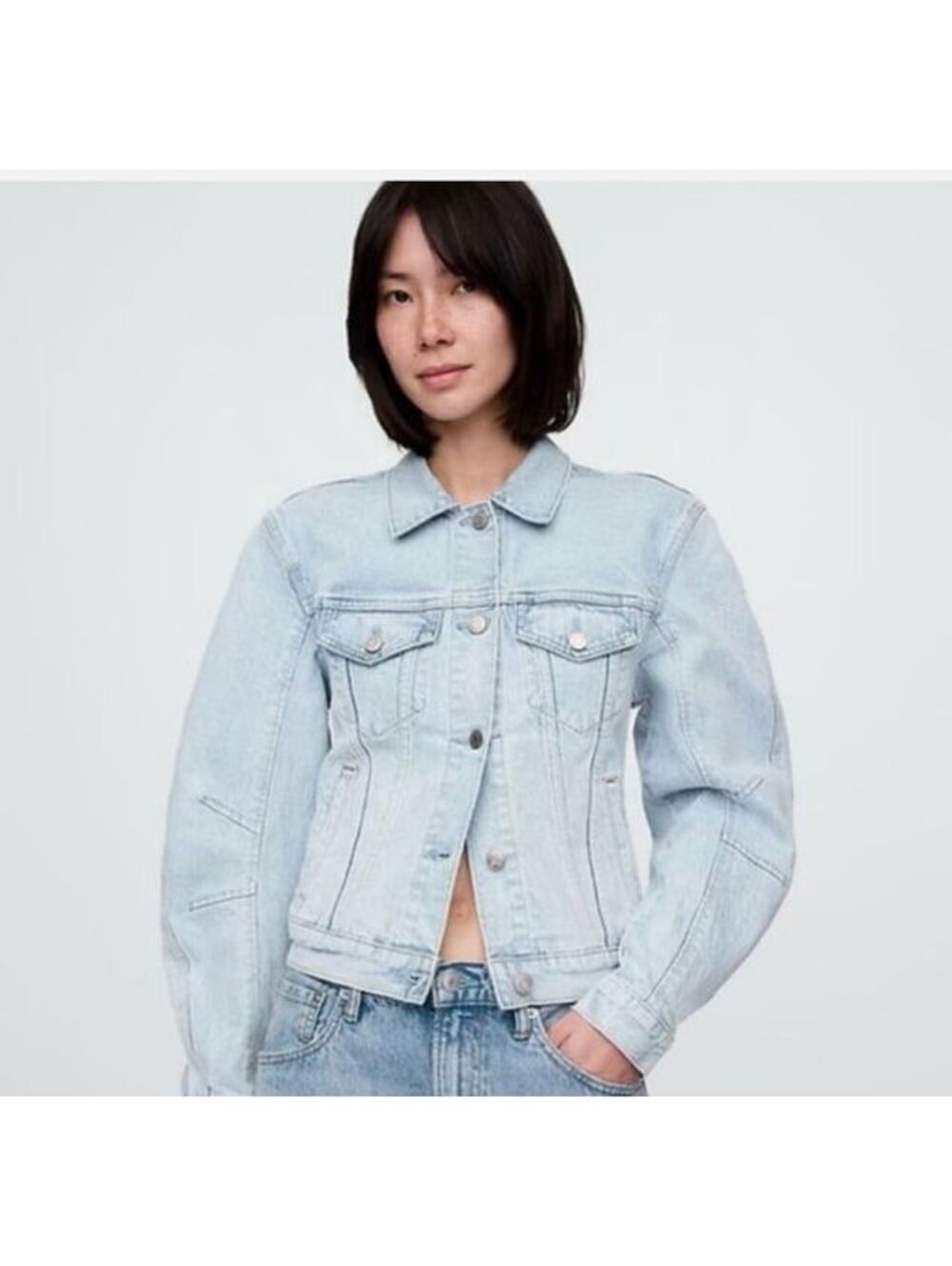 Gap Barrel-Sleeve Icon Denim Jacket light wash
